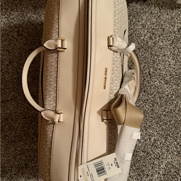 Michael Kors Cream Multi Trolley and duffle bag - Picture 5 of 14